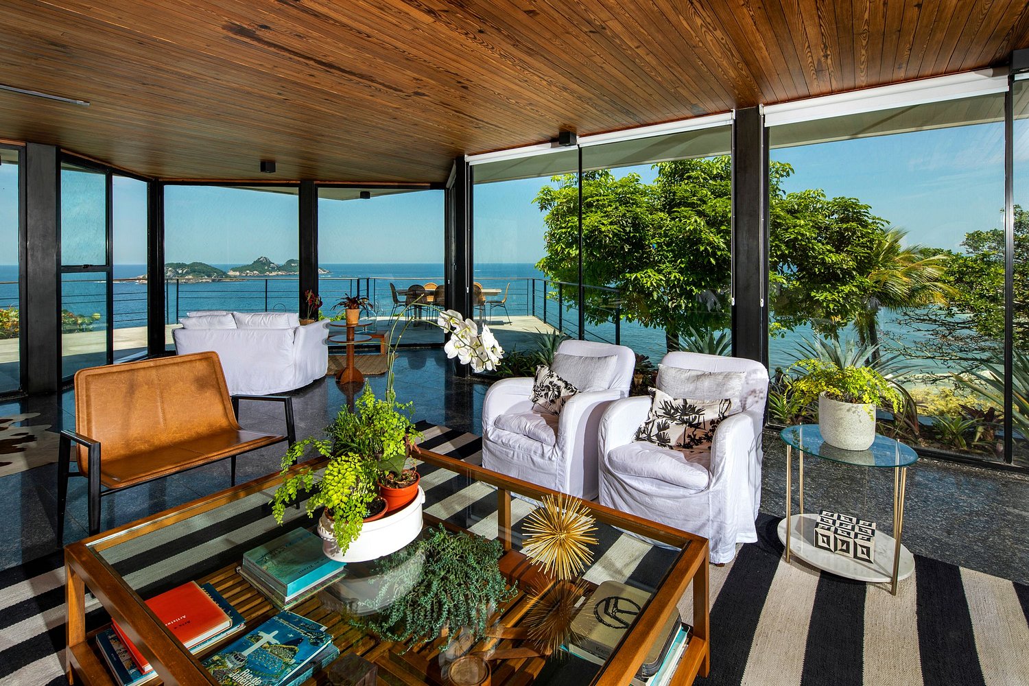 Photo 5 of Beachfront villa in Joá