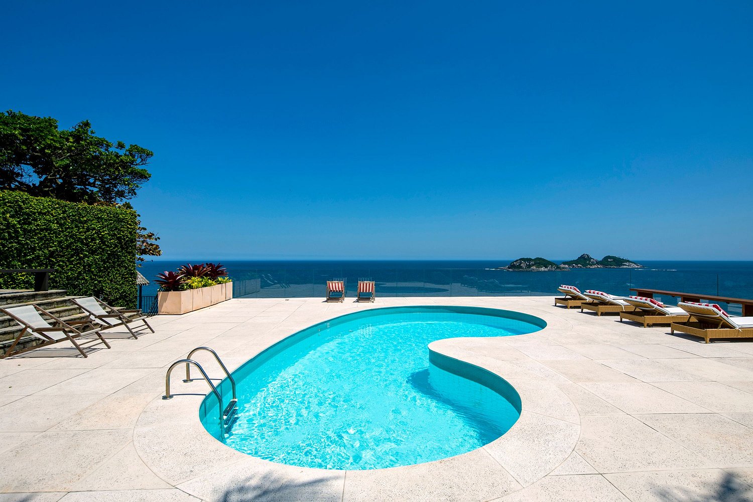 Photo 2 of Beachfront villa in Joá