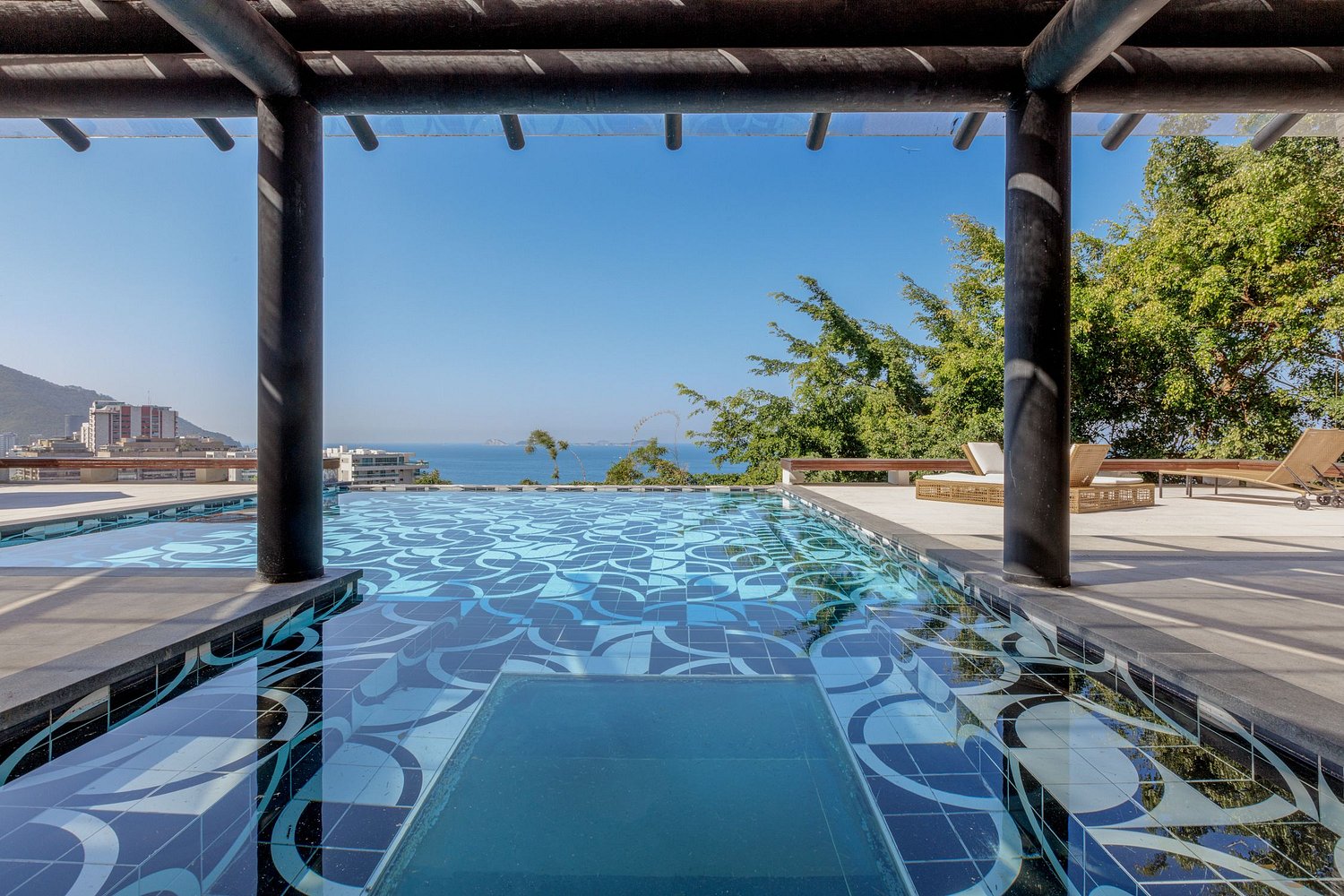 Photo 3 of Modern villa in São Conrado
