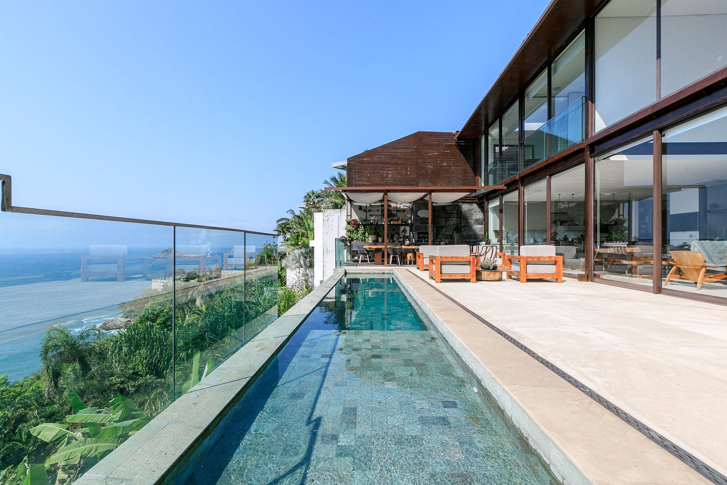 Photo 2 of Infinity pool villa in Joá