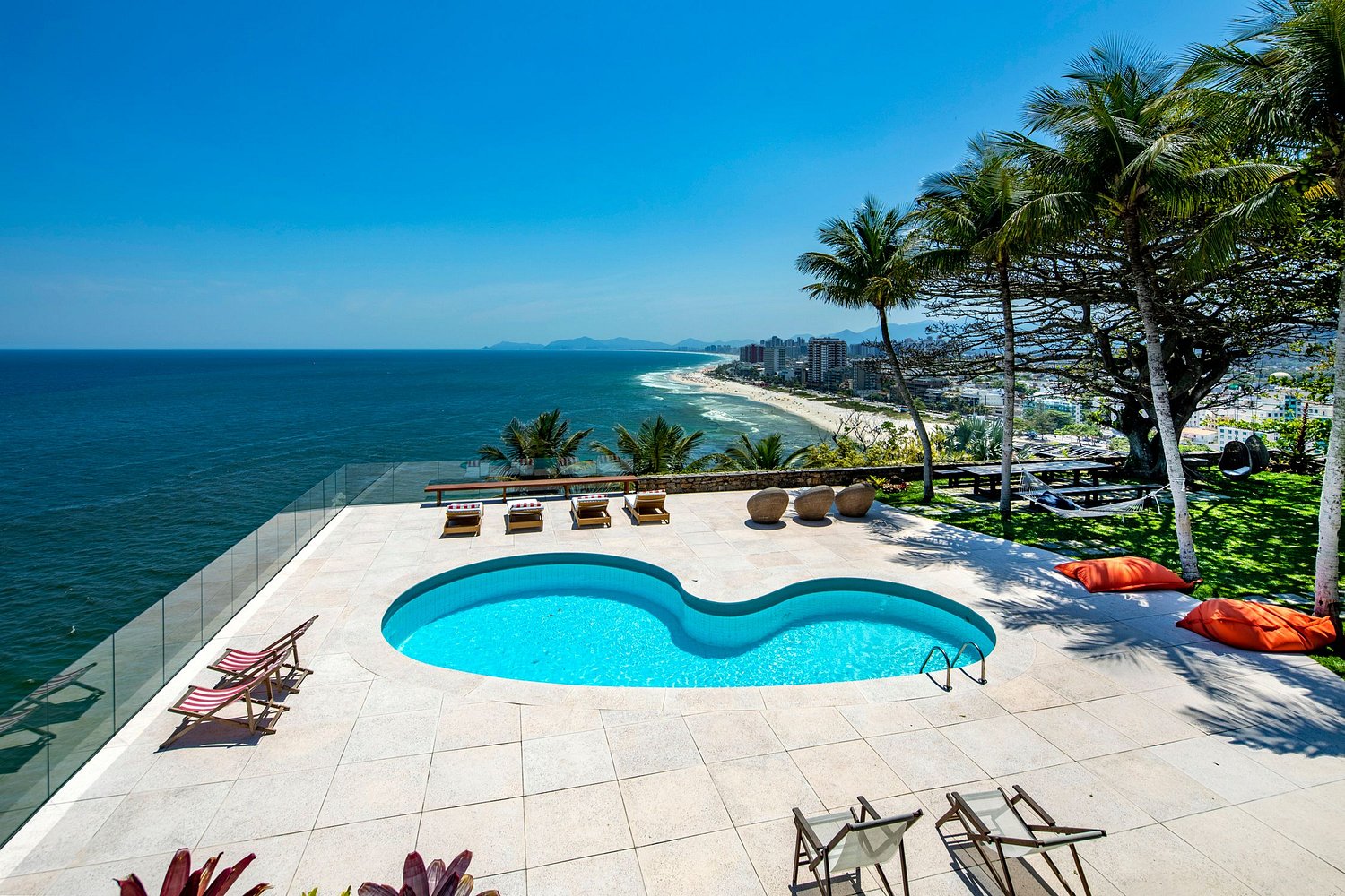 Photo 1 of Beachfront villa in Joá