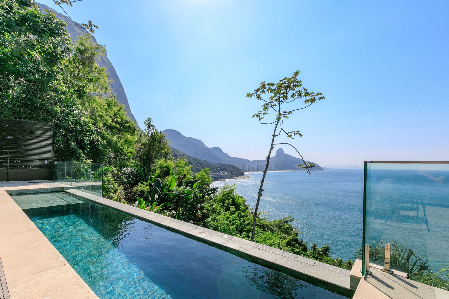 Photo 1 of Infinity pool villa in Joá